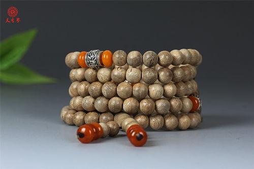 戴沉香佛珠的明星网红,禅意生活新风尚