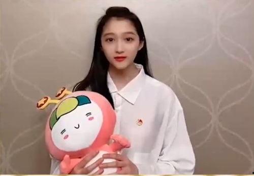 素人明星网红是谁,她是如何一夜爆红的？