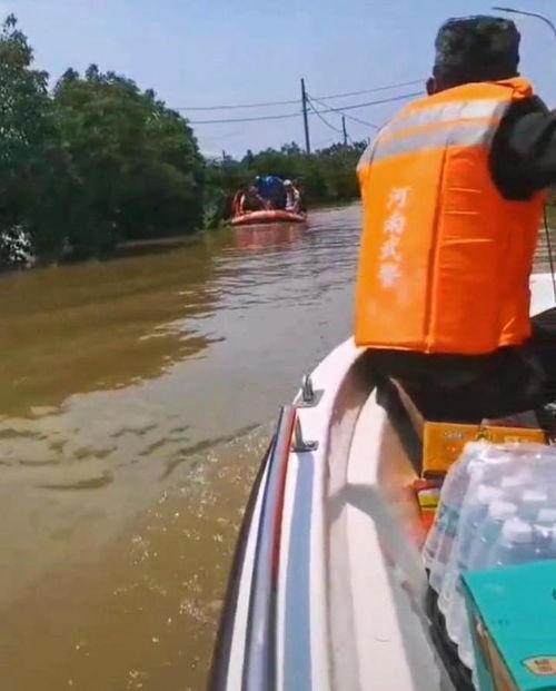 河南暴雨明星网红赚流量,明星网红借势赚流量，爱心与争议并存