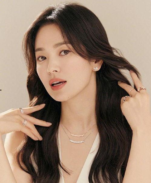 明星网红同款代言品牌,揭秘爆款代言品牌背后的魅力