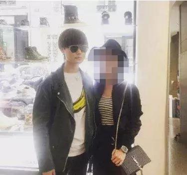 偶遇明星网红小辣椒视频,视频记录甜蜜瞬间