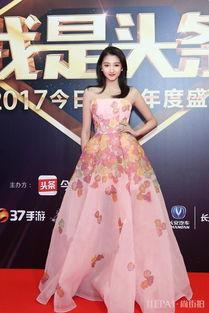 礼裙明星网红是谁,揭秘礼裙界明星网红的优雅魅力