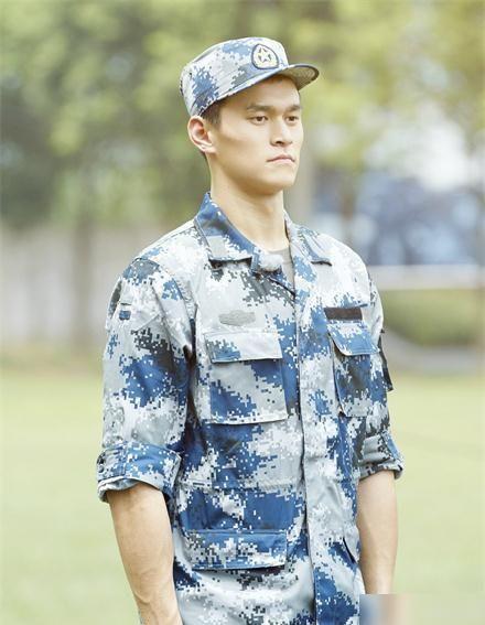 明星网红男士中靴图片,明星网红男士中靴风尚解析